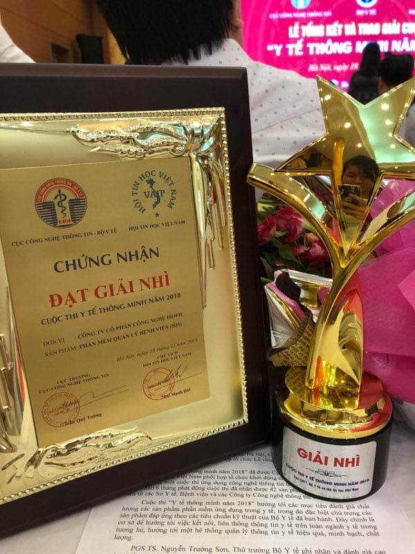 Giải nhì cuộc thi "Y Tế Thông Minh năm 2018"